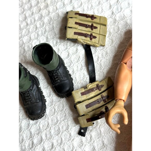Camouflage Military Man Helmet Weapon Ammo Cartridge Belt Stand Action figure - Picture 10 of 13